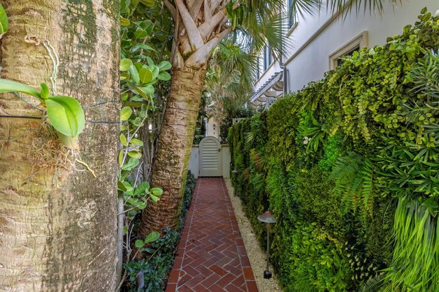 456 S OCEAN Boulevard, Palm Beach, FL 33480