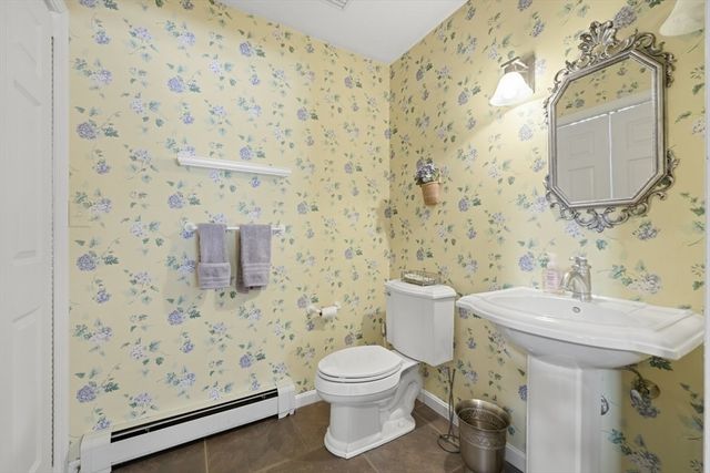 18 Winterberry Ln 18, Hanover, MA 02339