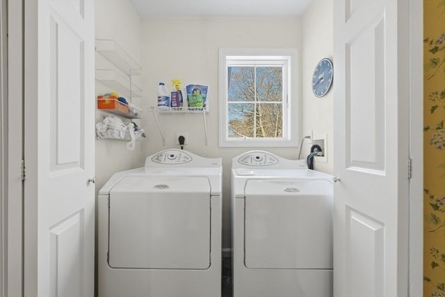 18 Winterberry Ln 18, Hanover, MA 02339