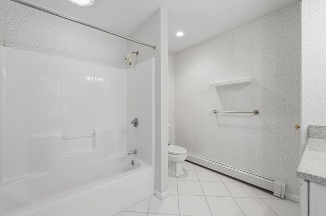 18 Winterberry Ln 18, Hanover, MA 02339