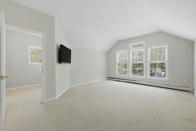 18 Winterberry Ln 18, Hanover, MA 02339