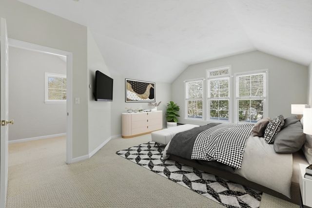 18 Winterberry Ln 18, Hanover, MA 02339