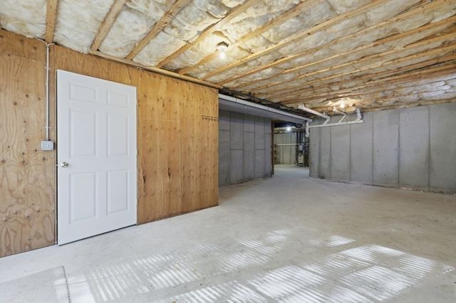 18 Winterberry Ln 18, Hanover, MA 02339