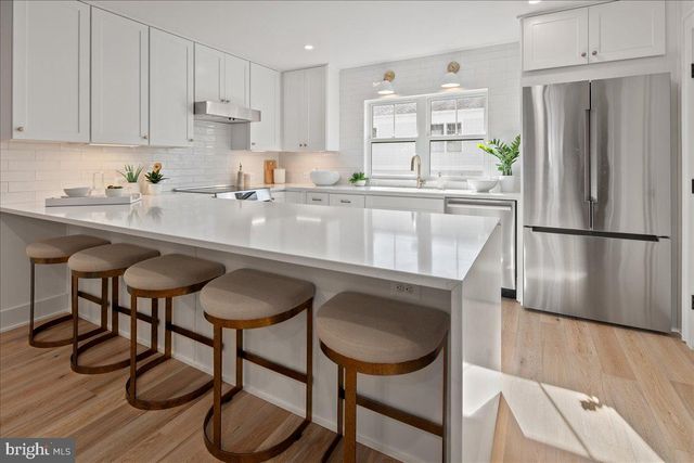 915 N IRVING ST, Arlington, VA 22201