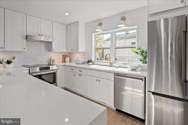 915 N IRVING ST, Arlington, VA 22201