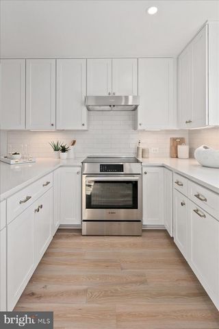 915 N IRVING ST, Arlington, VA 22201