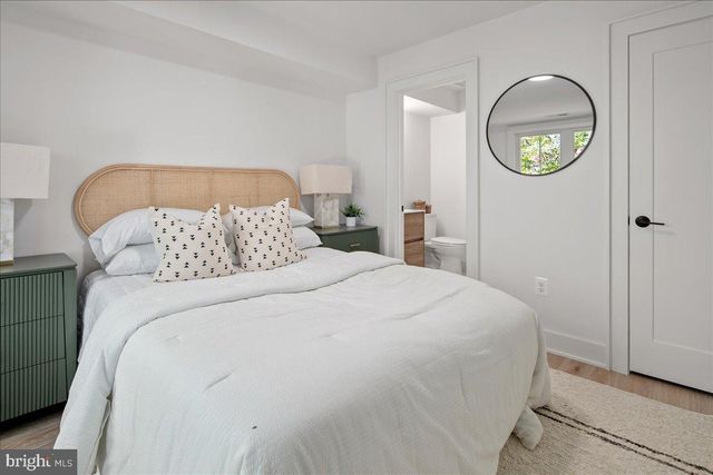 915 N IRVING ST, Arlington, VA 22201