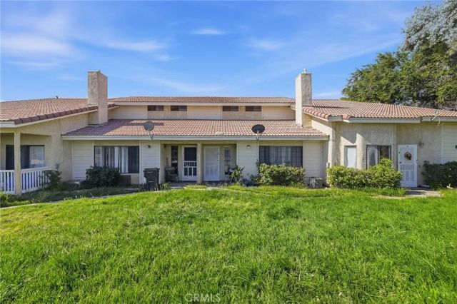 43731 8th Street East, Lancaster, CA 93535