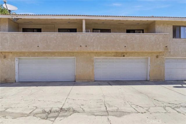 43731 8th Street East, Lancaster, CA 93535