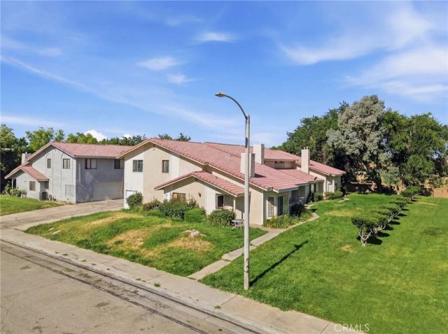 43731 8th Street East, Lancaster, CA 93535