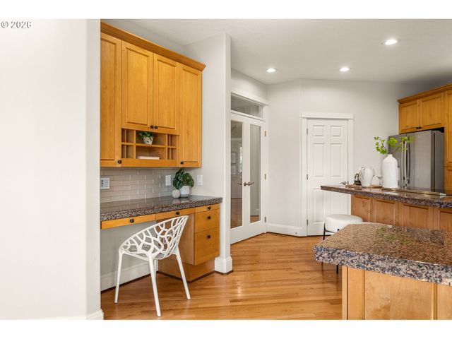 1915 Nw COLUMBINE Ln, Portland, OR 97229