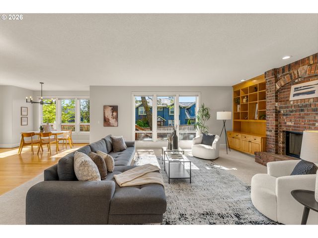 1915 Nw COLUMBINE Ln, Portland, OR 97229