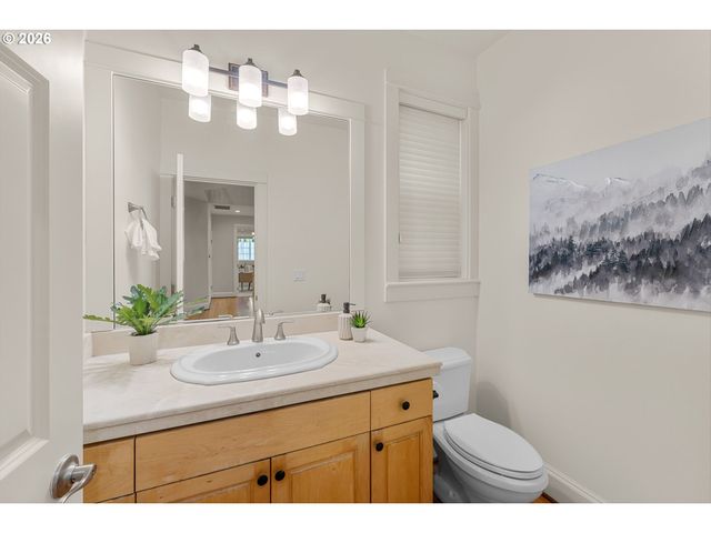 1915 Nw COLUMBINE Ln, Portland, OR 97229