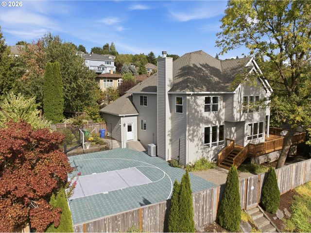 1915 Nw COLUMBINE Ln, Portland, OR 97229