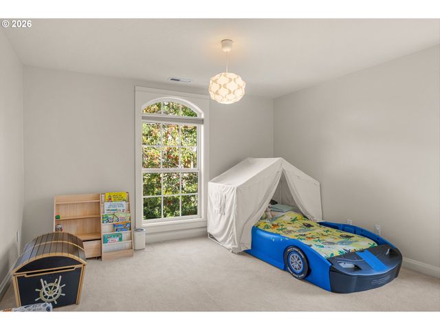1915 Nw COLUMBINE Ln, Portland, OR 97229