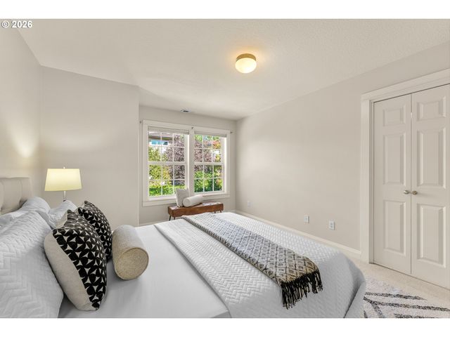 1915 Nw COLUMBINE Ln, Portland, OR 97229