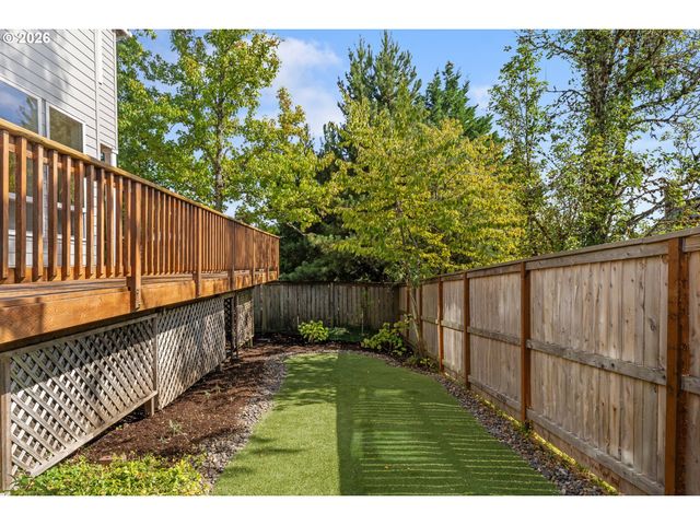 1915 Nw COLUMBINE Ln, Portland, OR 97229
