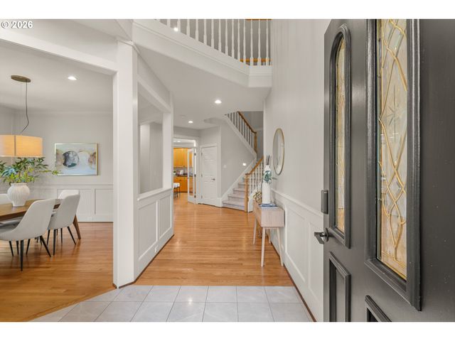 1915 Nw COLUMBINE Ln, Portland, OR 97229