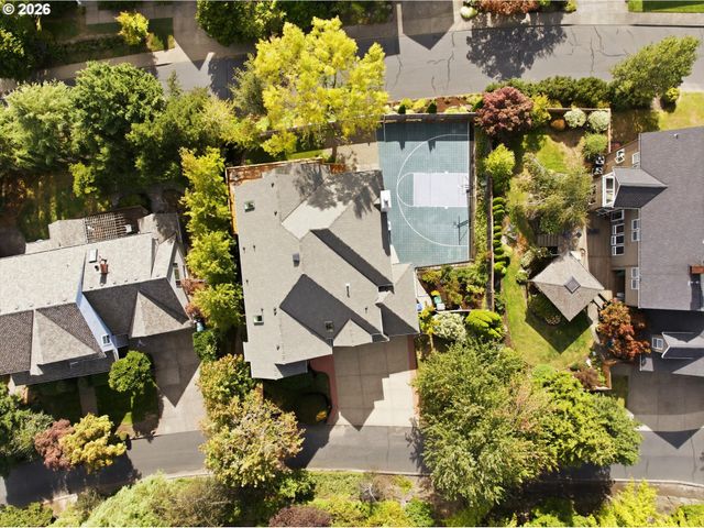 1915 Nw COLUMBINE Ln, Portland, OR 97229