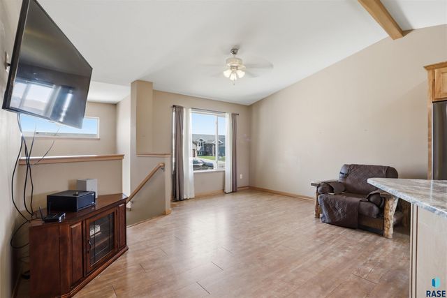 1513 E 67th St N Street N, Sioux Falls, SD 57104