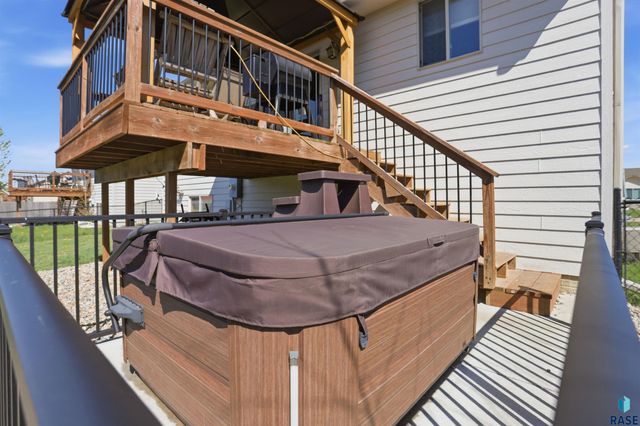 1513 E 67th St N Street N, Sioux Falls, SD 57104