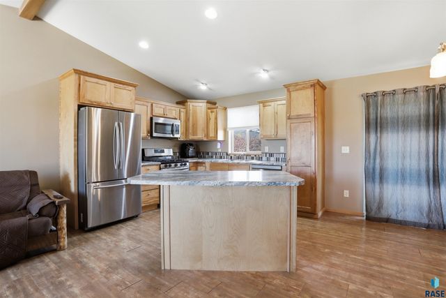 1513 E 67th St N Street N, Sioux Falls, SD 57104