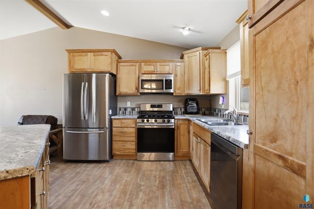 1513 E 67th St N Street N, Sioux Falls, SD 57104