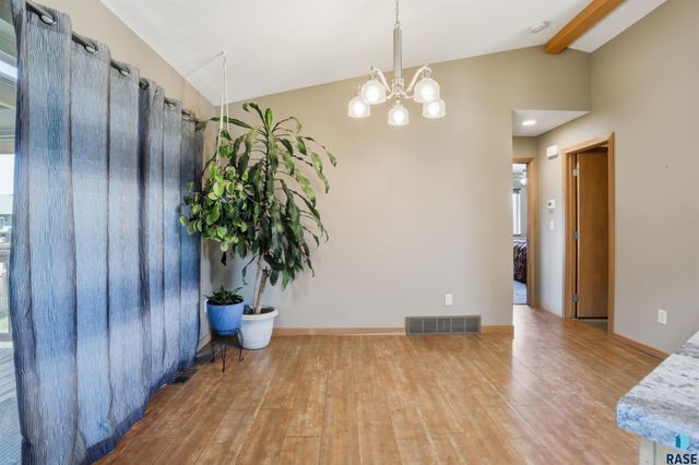 1513 E 67th St N Street N, Sioux Falls, SD 57104