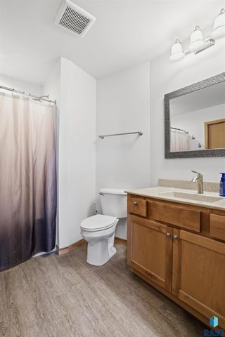 1513 E 67th St N Street N, Sioux Falls, SD 57104