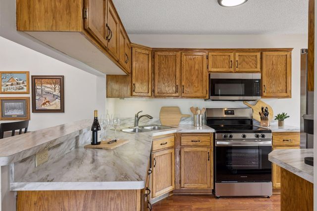 7515 Vinewood Court N, Maple Grove, MN 55311