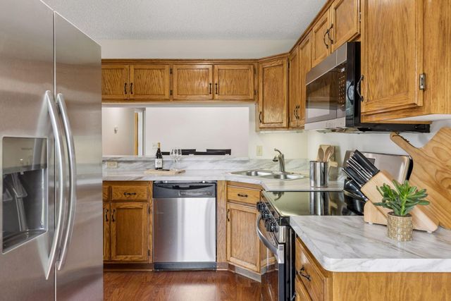 7515 Vinewood Court N, Maple Grove, MN 55311