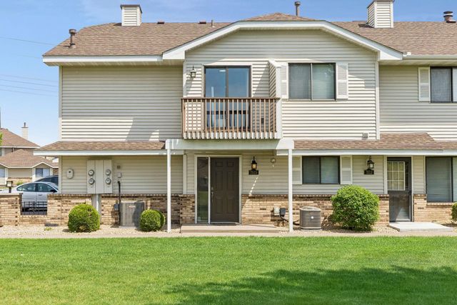 7515 Vinewood Court N, Maple Grove, MN 55311