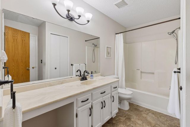 7515 Vinewood Court N, Maple Grove, MN 55311