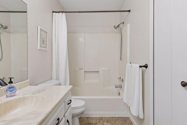 7515 Vinewood Court N, Maple Grove, MN 55311