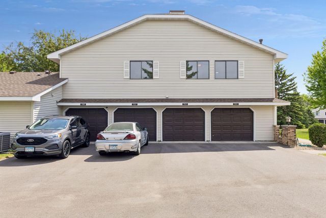 7515 Vinewood Court N, Maple Grove, MN 55311