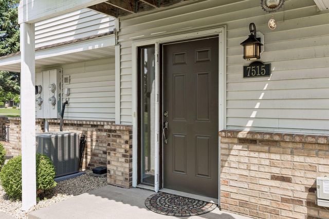 7515 Vinewood Court N, Maple Grove, MN 55311