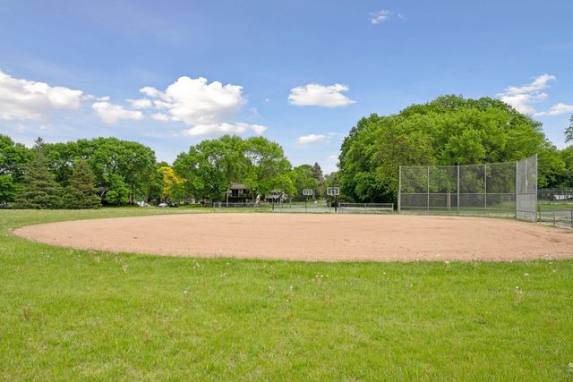 7515 Vinewood Court N, Maple Grove, MN 55311