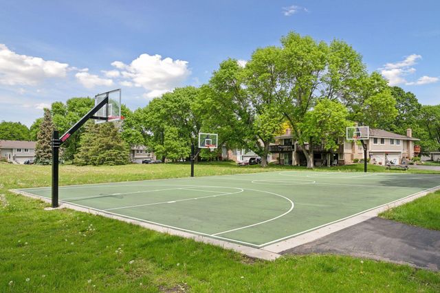 7515 Vinewood Court N, Maple Grove, MN 55311