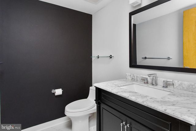 7 SHERIDAN DR, West Windsor, NJ 08550