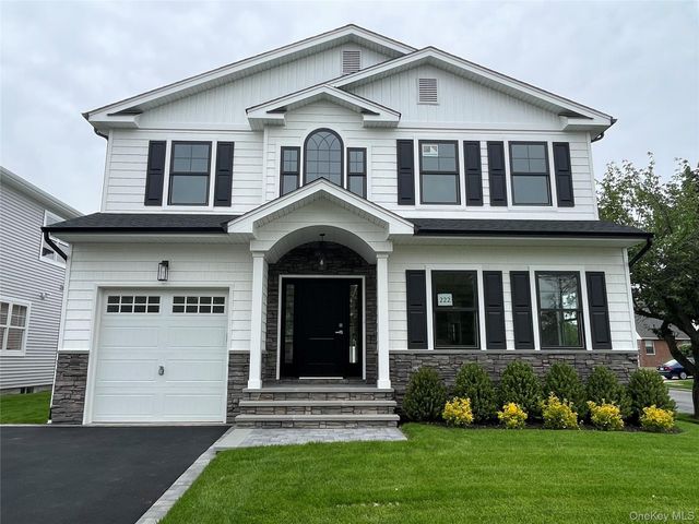 477 Andrews Road Lot A, Mineola, NY 11501