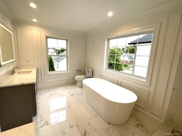 477 Andrews Road Lot A, Mineola, NY 11501