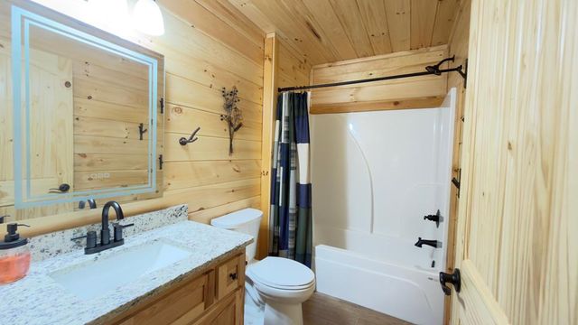 29 Oak Hill Drive, Murphy, NC 28906