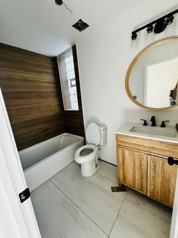 5910 S Michigan Avenue 1, Chicago, IL 60637