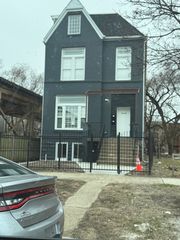 5910 S Michigan Avenue 1, Chicago, IL 60637