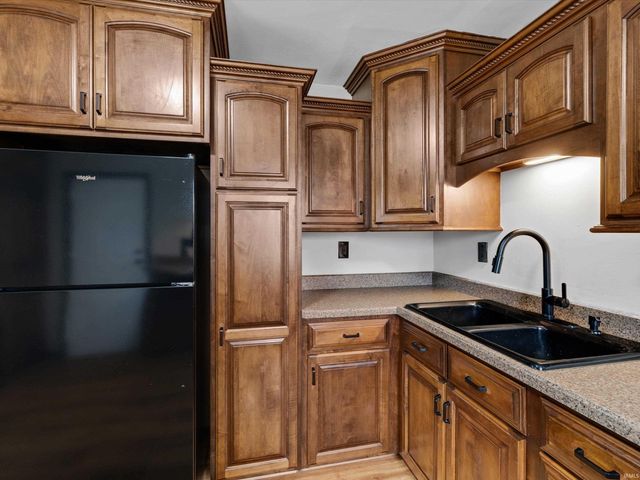 1301 E Eichel Avenue, Evansville, IN 47711