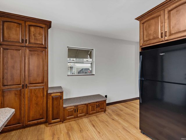 1301 E Eichel Avenue, Evansville, IN 47711