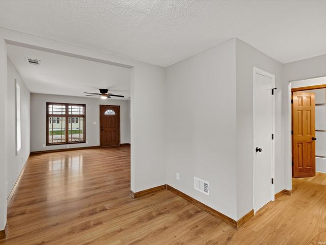 1301 E Eichel Avenue, Evansville, IN 47711