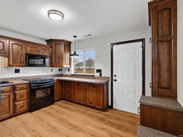 1301 E Eichel Avenue, Evansville, IN 47711