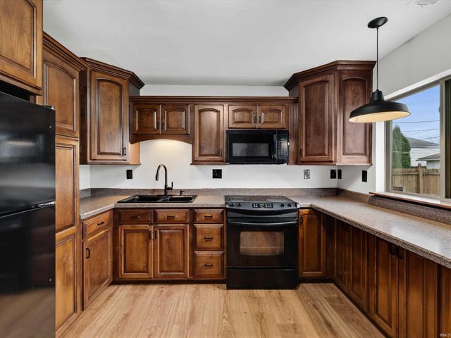 1301 E Eichel Avenue, Evansville, IN 47711