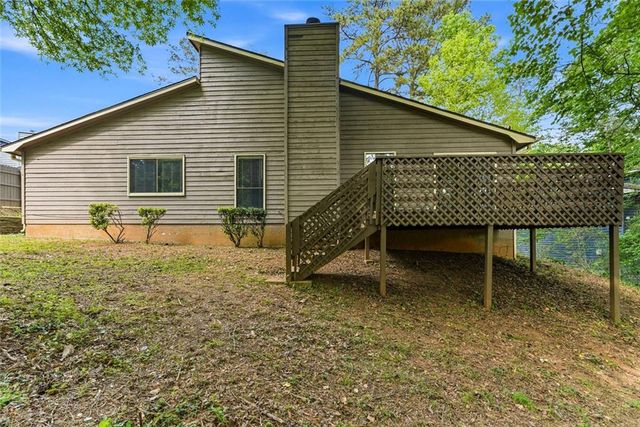 1207 Woodstream Circle NW, Acworth, GA 30102